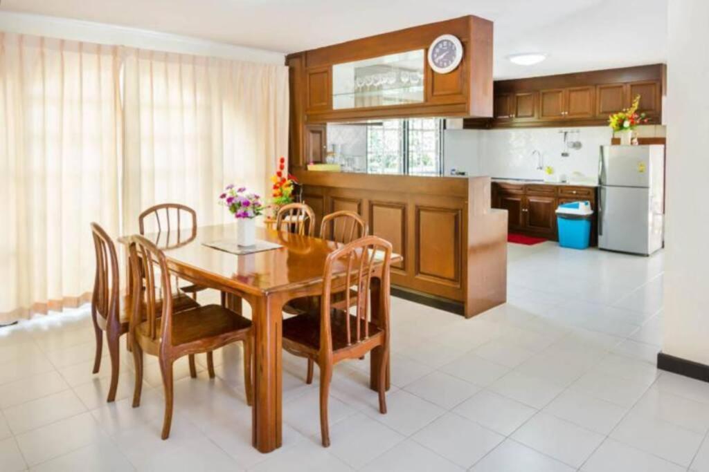 Villa Rose With Private Pool And Jacuzzi 100M To Beach Pattaya Exterior foto