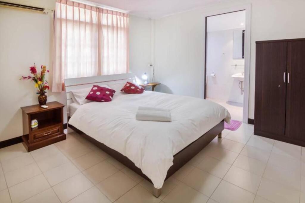 Villa Rose With Private Pool And Jacuzzi 100M To Beach Pattaya Exterior foto