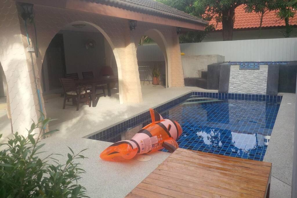 Villa Rose With Private Pool And Jacuzzi 100M To Beach Pattaya Exterior foto